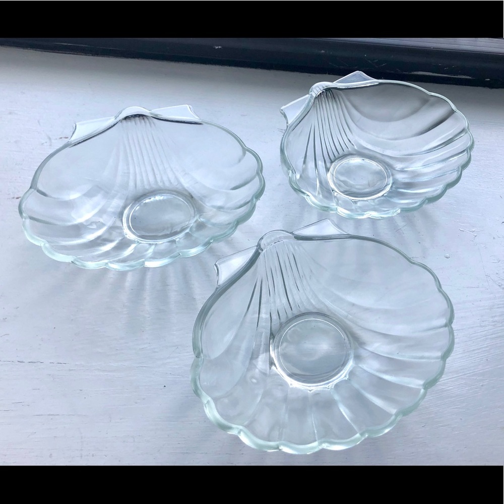 Set of 3 Matching Vintage Glass Shell Bowls